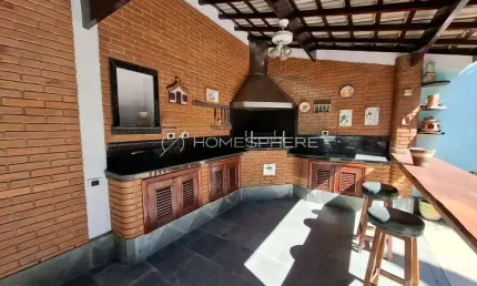 Casa de condomínio com 460 m², 5 quartos sendo 4 suítes à venda no bairro Aldeia da Serra.