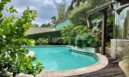 Casa de condomínio com 550 m², 3 quartos sendo 3 suítes à venda no bairro Aldeia da Serra.
