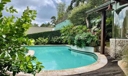 Casa de condomínio com 550 m², 3 quartos sendo 3 suítes à venda no bairro Aldeia da Serra.