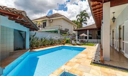 Casa de condomínio Térrea com 371.14 m², Terreno de 601 m², Piscina, 4 quartos sendo 2 suítes