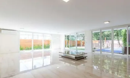 Casa de condomínio com 680 m², 4 suítes e 5 vagas de garagem à venda no bairro Brooklin.
