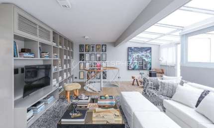 Cobertura à venda no Condomínio Giardino – 190 m², 1 suíte, 2 vagas – Jardim Paulista, São Paulo. Projeto de David Bastos com vista espetacular. Venda porteira fechada.