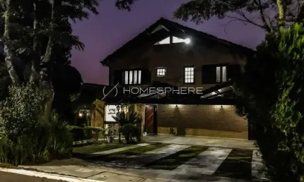 Casa de condomínio com 440 m², 5 quartos sendo 2 suítes à venda no bairro Aldeia da Serra.