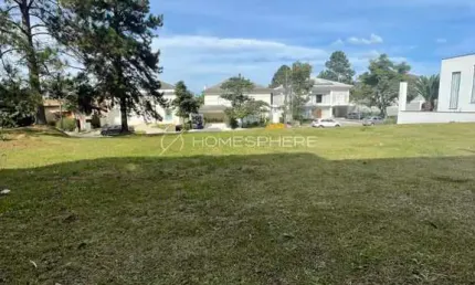 Terreno em condomínio com 631.02 m²,  à venda no bairro aldeia da serra.