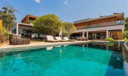 Terras de São José II em Itu. Casa à venda no Condomínio Terras de São José, 6 quartos, sendo 6 suítes, projetos de Pablo Lanza e Simone Meirelles, mobiliada, 887 m², adega, piscina, área gourmet e 4 