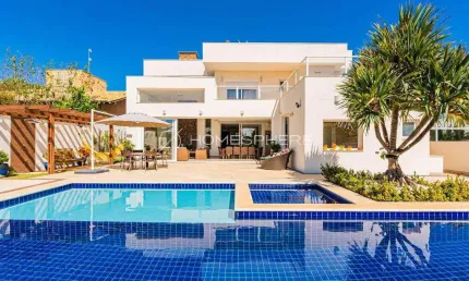 Condomínio Xapada Parque Ytu – Itu. Casa à venda em condomínio, 5 quartos, sendo 5 suítes, piscina, área gourmet, pomar com árvores frutíferas e 6 vagas.