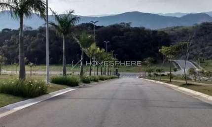 Terreno em condomínio com 724 m²,  à venda no bairro Aldeia da Serra.
