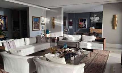 Apartamento de alto padrão à venda no Condomínio Edifício Chateau Margaux, localizado na exclusiva Praça Pereira Coutinho, 51, no coração da Vila Nova Conceição, em São Paulo