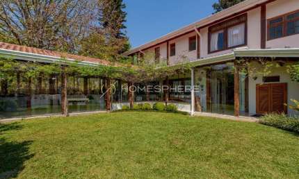 Casa de condomínio com 1120 m², 4 quartos sendo 2 suítes à venda no bairro Morada dos Pássaros.