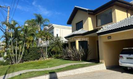 Casa de condomínio com 460 m², 4 quartos sendo 4 suítes à venda no bairro Alphaville.