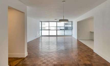 Condomínio Edificio Place de L'etoile Rua Pará, 269. Apartamento à venda em Higienópolis com 4 quartos, sendo 2 suítes e 2 vagas. Reformado e pronto para morar na R. Pará, 269 - Higienópolis