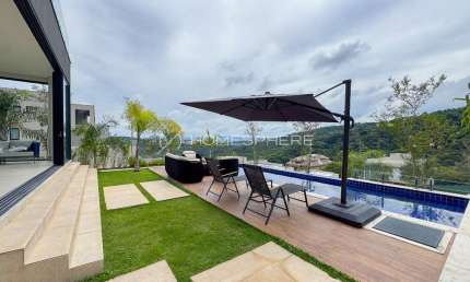 Casa Alto Padrão à Venda – Totalmente Mobiliada | 4 Suítes | 390 m² Construído
