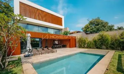 Casa de condomínio com 615.32 m², piscina com prainha,  4 suítes à venda em Alphaville