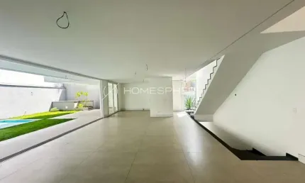 Casa de condomínio com 4 suítes e 4 vagas no campo belo!