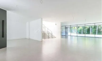 Casa de condomínio com 4 suítes e 6 vagas no alto da boa vista!