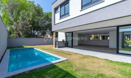 Casa de condomínio com 4 suítes e 4 vagas no alto da boa vista!