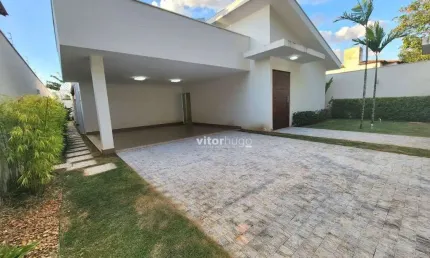 Casa com 3 quartos à venda no Jardim Karaíba, Uberlândia 