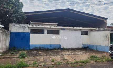Barracão / Galpão / Depósito com 3 salas à venda na Nossa Senhora das Graças, Uberlândia 
