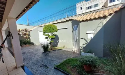 Casa com 5 quartos à venda em Carajás, Uberlândia 