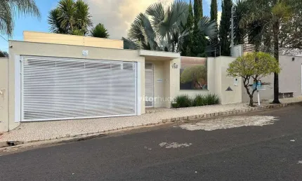 Casa com 3 dormitórios à venda, 290 m² por R$ 1.680.000,00 - Jardim Karaíba - Uberlândia/MG