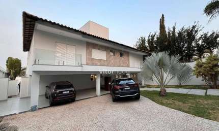 Casa com 4 quartos à venda na Cidade Jardim, Uberlândia 