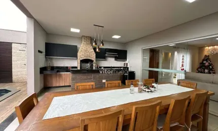 Casa com 4 quartos à venda no Jardim Karaíba, Uberlândia 