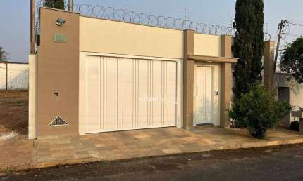 Casa com 3 quartos à venda no Custódio Pereira, Uberlândia 