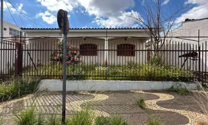 Casa à venda no Bairro Brasil  por R$ 1.050.000 - Brasil - Uberlândia/MG