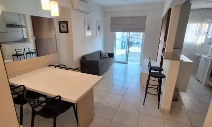Casa com 2 quartos para alugar na Rua Tolentino Filgueiras, 89, Gonzaga, Santos