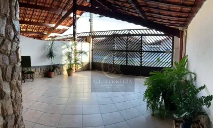 Casa com 2 dormitórios à venda por R$ 415.000,00 - Maracanã - Praia Grande/SP