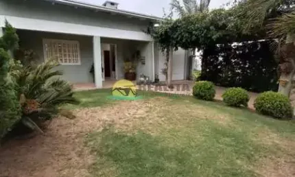 Excelente Casa Térrea Reformada 2 dormitórios sendo um Suíte em Capão Novo - Posto 4