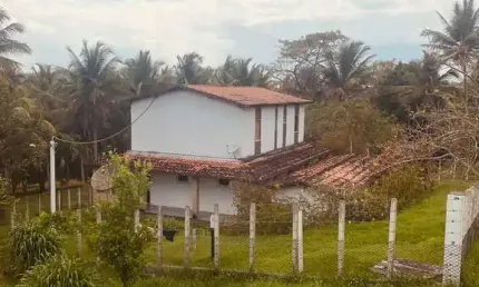 Ótimo sítio para venda, com 35 tarefas, sede com quatro quartos, sendo duas suítes, galpão, baias, Barra de Itariri, Conde- Ba