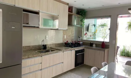 Casa Linear c/móveis - 2 Quartos - Próximo ao Park Shopping - Condomínio Fechado