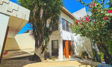 Casa para Venda em Salvador, Candeal, 4 dormitórios, 3 suítes, 6 banheiros, 4 vagas