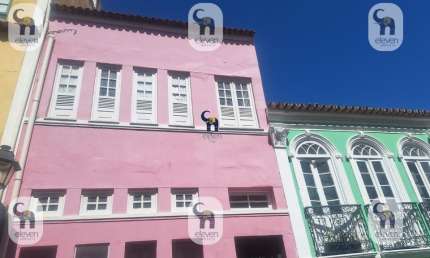 Aproveite essa oportunidade única de adquirir uma casa residencial 3/4  na ladeira do Carmo, em Salvador, com uma excelente localização, com uma parte comercial frontal,