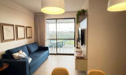 APARTAMENTO PARA ALUGUEL  MOBILIADO NO BEACH CLASS SALVADOR BAIRRO: ONDINA  2/4 COM 67  M2 • VISTA AVENIDA