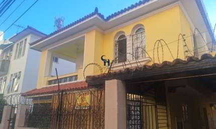 Uma Residência Exclusiva na Coração da Barra 7/4  , 3 SUITES , 3 VAGAS ESCRITORIO DEPENDENCIA COMPLETA PERTO DO EDIFIO MODULO E DA PRAIA