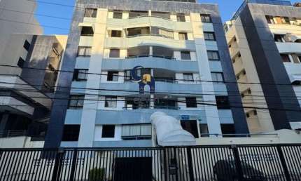 APARTAMENTO 3/4 COM SUÍTE E 140M², IDEAL PARA QUEM BUSCA ESPAÇO E PRATICIDADE. NO COSTA AZUL COM INFRA