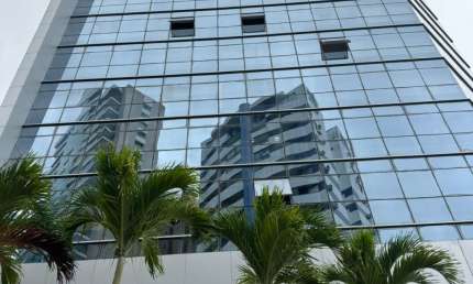 Venham conferir essa sala conjugada ampla no condomínio Alto do Parque - Itaigara 