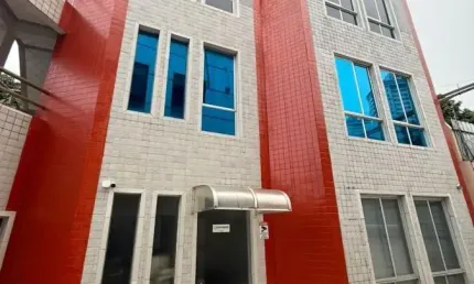 EXCLUSIVIDADE  ELEVEN IMÓVEIS   PRÉDIO COMERCIAL EM SALVADOR, NO ACUPE BROTAS , COM 805M², 22 SALAS, 15 VAGAS. IDEAL PARA NEGÓCIOS! PRÓXIMO A ESCOLAS E HOSPITAIS. SEGURANÇA E INFRAESTRUTURA COMPLETAS!