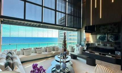 COBERTURA DUPLEX DE ALTO LUXO NO CONDOMÍNIO D'AZUR COM 4 SUÍTES 374M2, TOTALMENTE REFORMADA, ACABAMENTO DE PRIMEIRA LINHA, PARA PESSOAS EXIGENTES, PÉ DIREITO DUPLO, PERSIANAS ELÉTRICA, AUTOMAÇÃO RESI