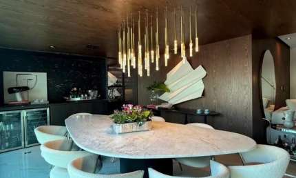 APARTAMENTO À VENDA NO MORRO IPIRANGA - PORTEIRA FECHADA ( EXCETO OBJETOS DE DECORAÇÃO) 4 SUÍTES • 171M² • MÓVEIS ASSINADOS • TODO EM LÂMINA NATURAL DE MADEIRA