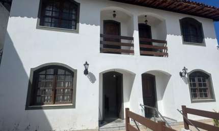 CASA EXCELENTE CUSTO/BENEFICIO ATRÁS DO SHOPPING ITAIGARA CASA DUPLEX COMPOSTA POR 3 QUARTOS