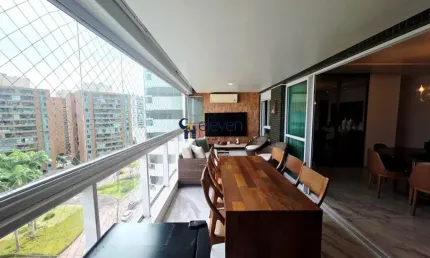 Alphaville apartamento 4/4, sendo três quartos, o quarto transformado em home theater, varanda gourmet com churrasqueira,