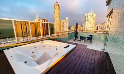 Cobertura com 4 suítes à venda, 240 m² por R$ 5.200.000 - Centro - Balneário Camboriú/SC