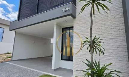 SOBRADO IMPONENTE COM PISCINA NO CONDOMÍNIO FABER 4