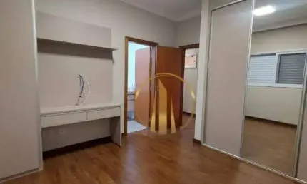 LINDA CASA TÉRREA COM JACUZZI E COMPLETA DE ARMÁRIOS NO CONDOMÍNIO SWISS PARK!
