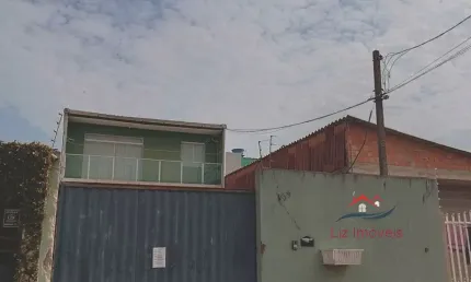 Sobrado com 2 quartos no Campo de Santana em Curitiba/PR