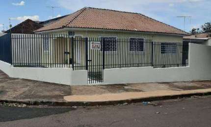 Casa com 3 dormitórios para alugar, 120 m² por R$ 1.500,00/mês - Vila Ziober - Londrina/PR
