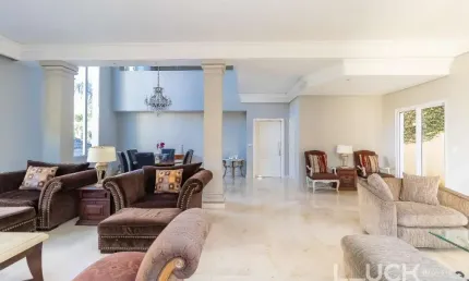 Casa em Condomínio à Venda no Bairro Campo Comprido em Curitiba/PR